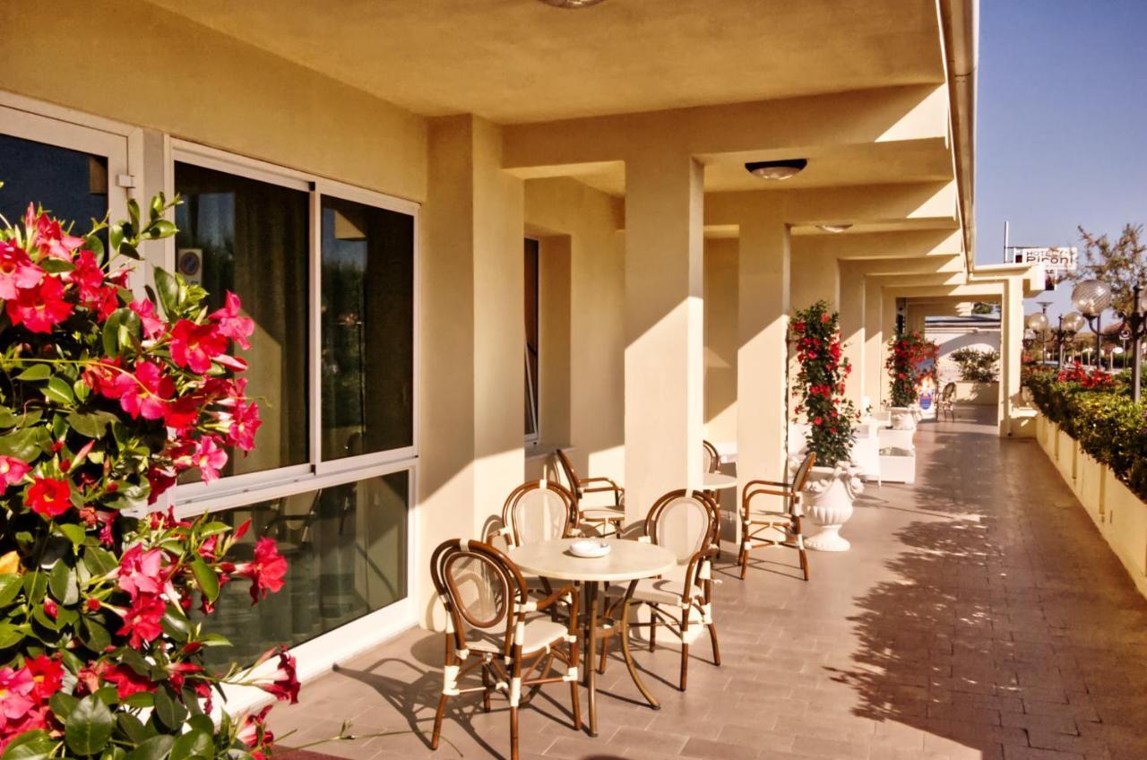 Hotel Pironi San Mauro Mare Exterior photo